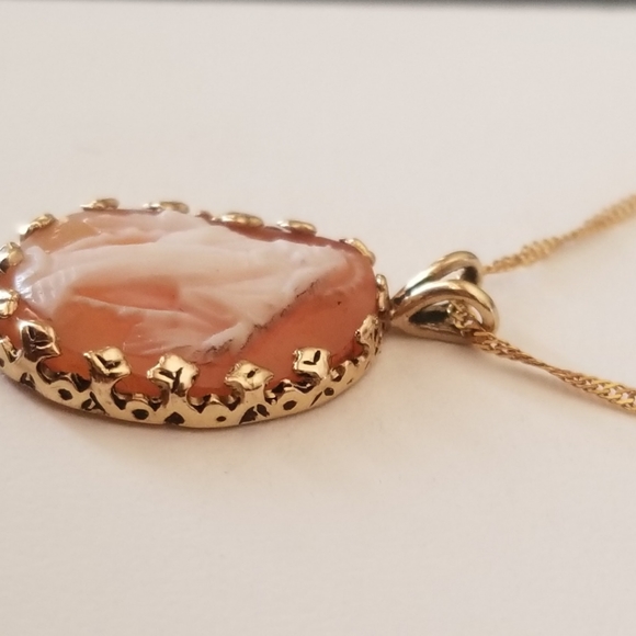 14K Gold Vintage Religious Cameo Pendant Necklace - Picture 2 of 14